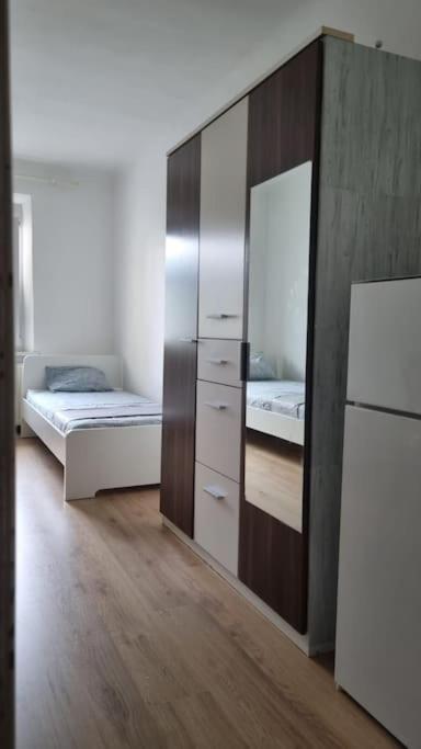 Apartment Mit 2 Betten Inklusive Gratis Parkplatz Graz Eksteriør bilde